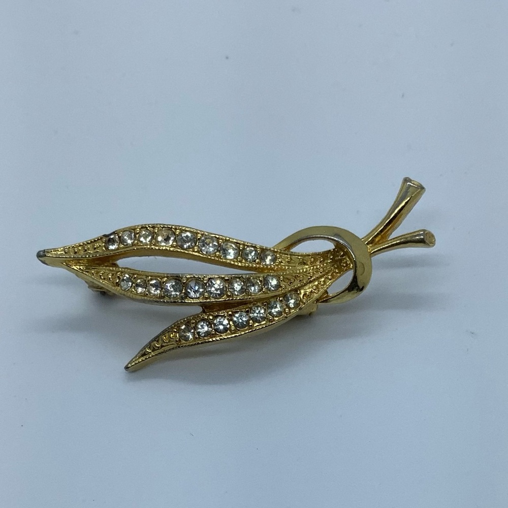 Wheat Style Brooch With Clear Stones